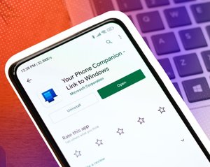 Vergesst das USB-Kabel: Mit dieser versteckten Windows-Funktion steuert ihr euer Handy direkt am PC