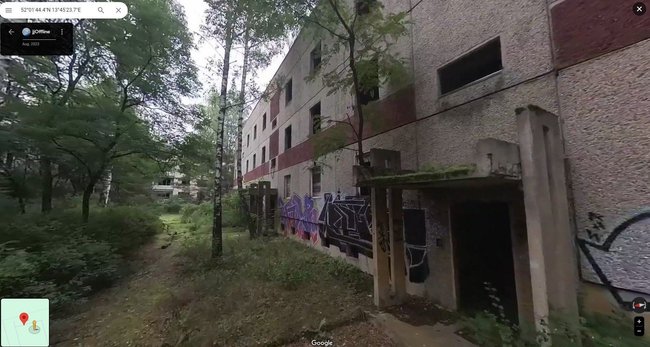 Blick auf einen der verlassenen Plattenbauten in Google Street View. Blick auf einen der verlassenen Plattenbauten in Google Street View.