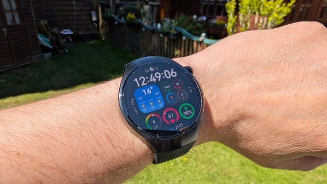Huawei-Watch-5-Test-Display-q_giga Huawei-Watch-5-Test-Display-q_giga