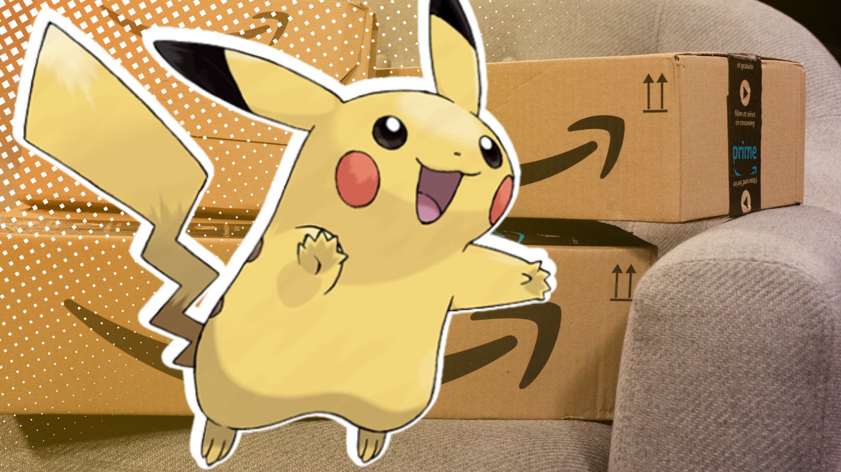 Das Pokémon Pikachu vor einem Stapel Amazon-Pakete, die auf einer Couch liegen. Das Pokémon Pikachu vor einem Stapel Amazon-Pakete, die auf einer Couch liegen.