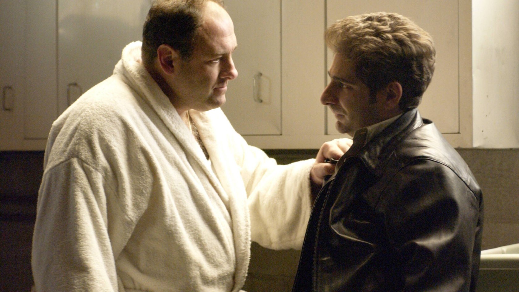 Diese Sopranos-Folge fesselt mir ihrer emotionalen Intensität. Diese Sopranos-Folge fesselt mir ihrer emotionalen Intensität.