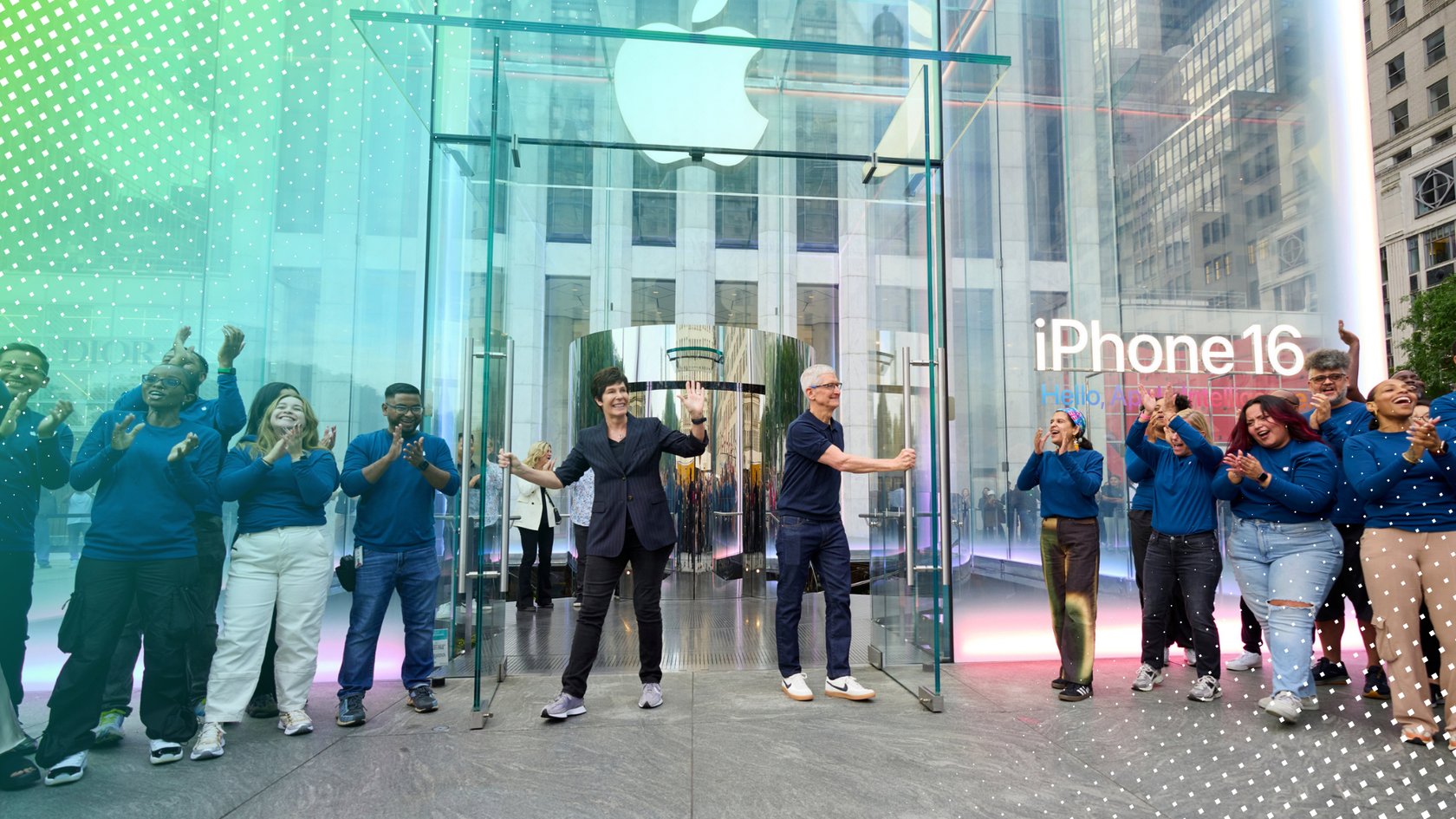 Feiernde Menschen vor einem Apple-Gebäude Feiernde Menschen vor einem Apple-Gebäude