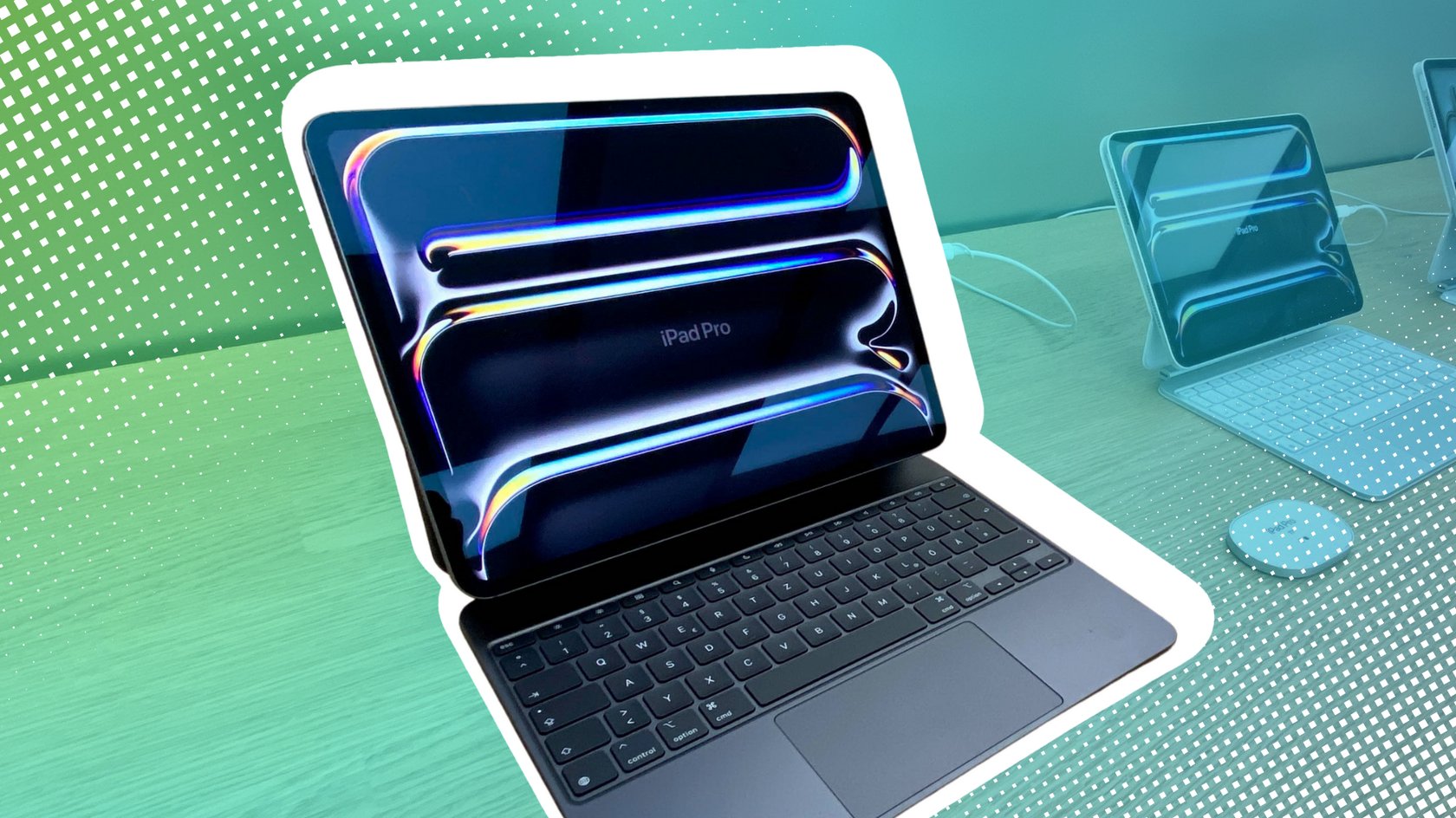 Das iPad Pro mit M4-Chip und Magic Keyboard. Das iPad Pro mit M4-Chip und Magic Keyboard.