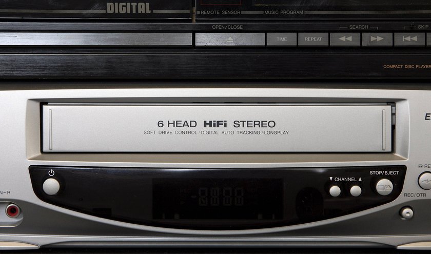 Videorekorder 6 Head HiFi Stereo in einem Geschäft für gebrauchte Technik-Artikel in Herten Videorekorder 6 Head HiFi Stereo in einem Geschäft für gebrauchte Technik-Artikel in Herten