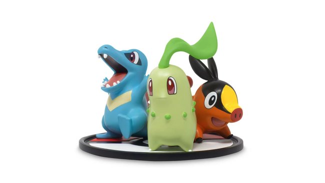 Eine Pokémon-Figur mit Karnimani, Endivie und Floink. Eine Pokémon-Figur mit Karnimani, Endivie und Floink.