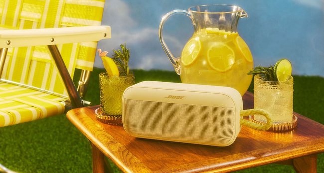 Bose SoundLink Plus: Der tragbare Lautsprecher verfügt über eine abnehmbaren Schlaufe. Bose SoundLink Plus: Der tragbare Lautsprecher verfügt über eine abnehmbaren Schlaufe.