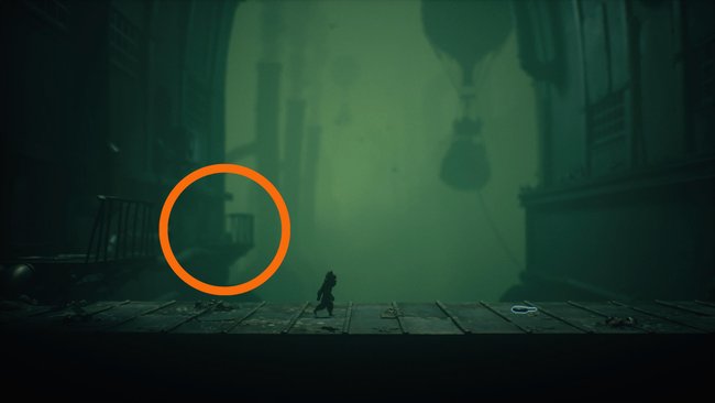 Little Nightmares 3 Puppe in der Süßigkeiten-Fabrik. Little Nightmares 3 Puppe in der Süßigkeiten-Fabrik.