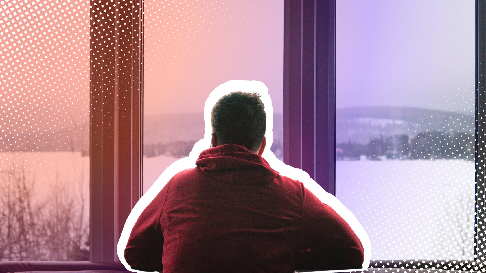 Person im roten Hoodie blickt aus Fenster auf winterliche Landschaft. Person im roten Hoodie blickt aus Fenster auf winterliche Landschaft.