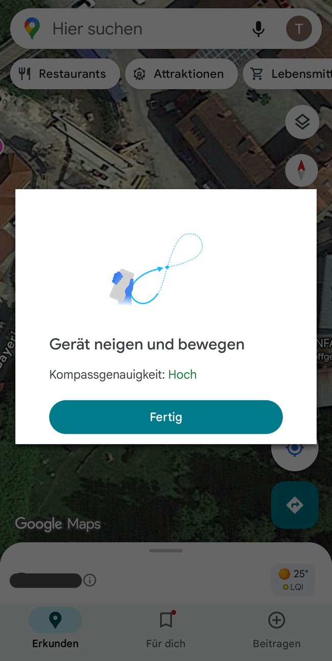 Screenshot aus Google Maps, in dem eine Animation eine Bewegung zeigt, mit der die App kalibriert wird. Screenshot aus Google Maps, in dem eine Animation eine Bewegung zeigt, mit der die App kalibriert wird.