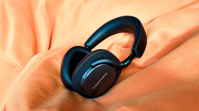 Bowers & Wilkins Px7 S3: Seriöses Erscheinungsbild und haptische Bedienelemente Bowers & Wilkins Px7 S3: Seriöses Erscheinungsbild und haptische Bedienelemente