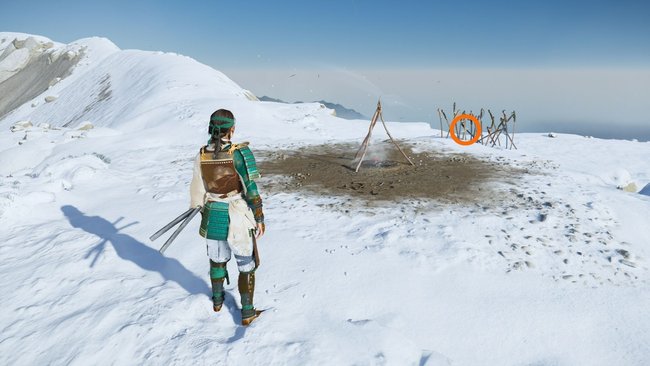 Schaut euch die Notiz hinter dem Lagerfeuer an. Schaut euch die Notiz hinter dem Lagerfeuer an.