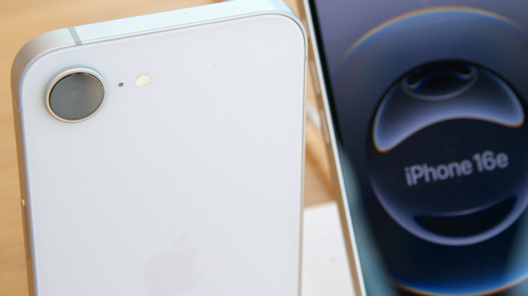 Apple verzichtet beim iPhone 16e auf die Capture-Taste. Apple verzichtet beim iPhone 16e auf die Capture-Taste.