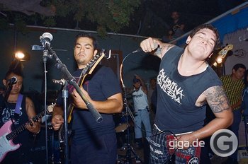 Hinterhof-Punk-Szene in Ost Los Angeles