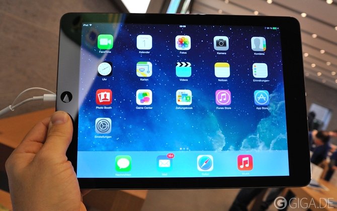 Das iPad Air – fast wie ein iPad mini, nur größer. Das iPad Air – fast wie ein iPad mini, nur größer.