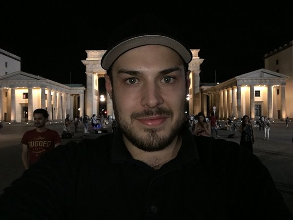 iPhone 6s Plus Selfie bei Nacht mit Retina-Flash