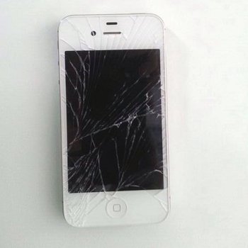 Klassiker: gesprungenes Glas. Kevin hatte zum Glück eine Versicherung.