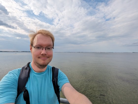 Mit dem Pixel Fold kann die Rückkamera für Selfies genutzt werden