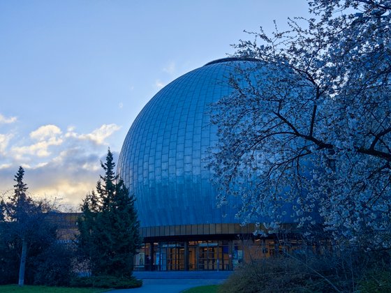 Lowlight, Zoomfaktor 2x, digitaler Crop / Hauptsensor Lowlight, Zoomfaktor 2x, digitaler Crop / Hauptsensor