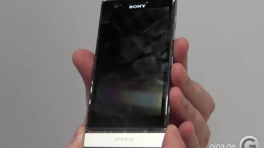 MWC 2012: Sony xperia P Hands-On