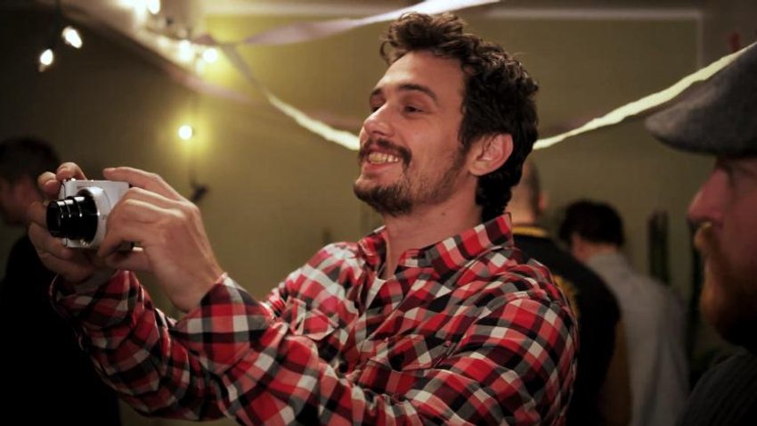 James-Franco-Samsung-Galaxy-Kamera