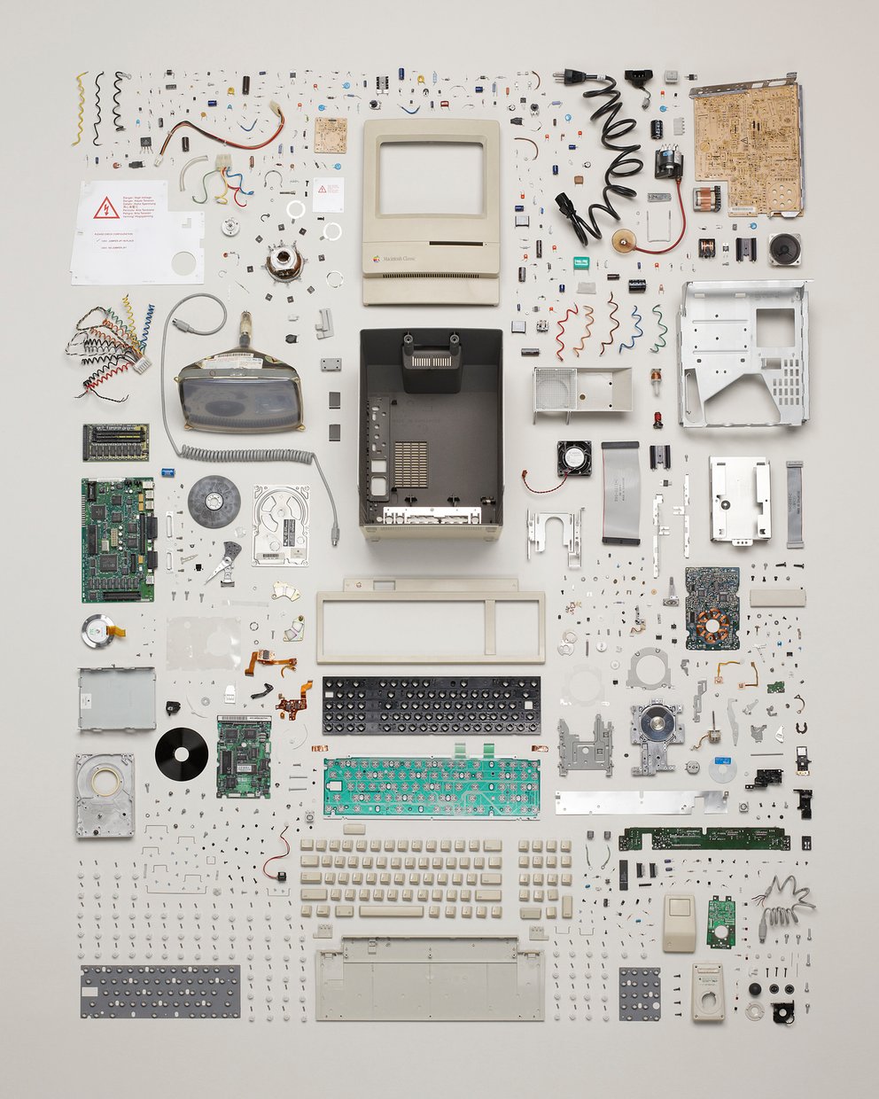 Things Come Apart - Macintosh Classic. Foto: Todd McLellan Things Come Apart - Macintosh Classic. Foto: Todd McLellan