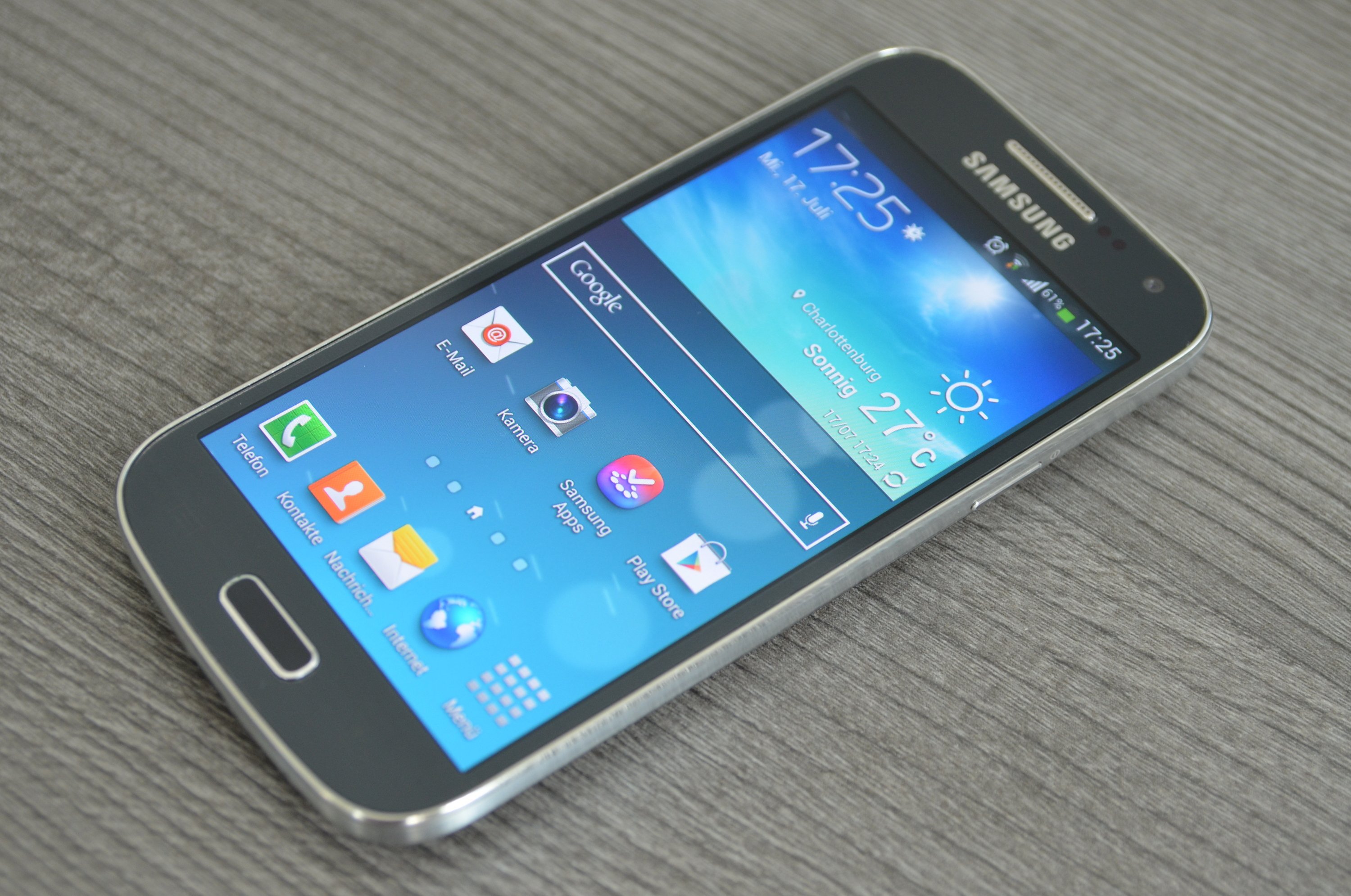 Телефон Samsung Galaxy s4 Mini