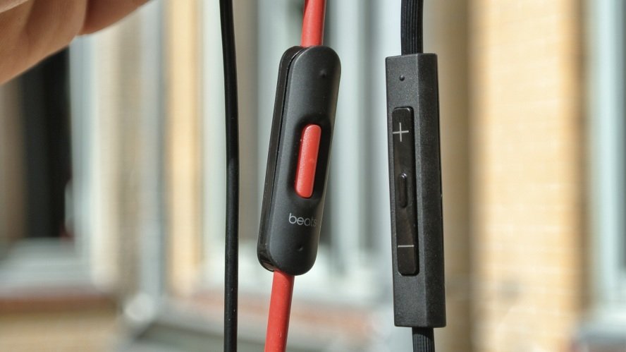 Noise-Canceling-Test-Headset