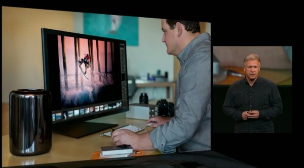 4K-Display und Mac Pro im Einsatz: Fotograf Lucas Gilman (links im Bild) durfte den neuen Mac Pro zusammen mit einem 4K-Display von Sharp schon testen (Apple Event Oktober 2013).