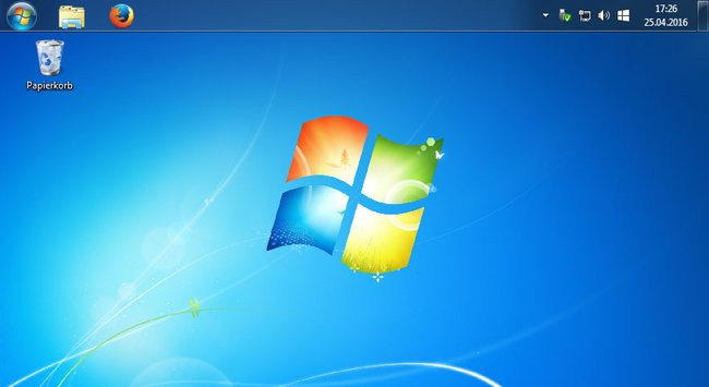 Windows 7: Die Taskleiste ist nach oben verschoben.