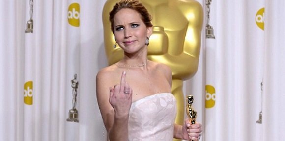 jennifer-lawrence-middle-finger