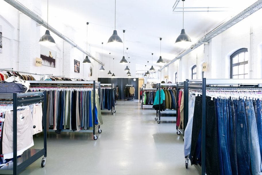 Das Zalando-Outlet ist wie eine normale Boutique - nur auf drei Etagen! (Quelle: Zalando bei Google+) zalando-outlet-kleidung