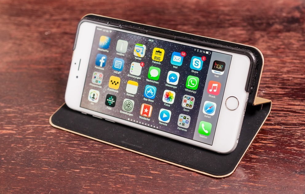 Das 6 Plus in einer iPhone-Hülle von Verbatim.