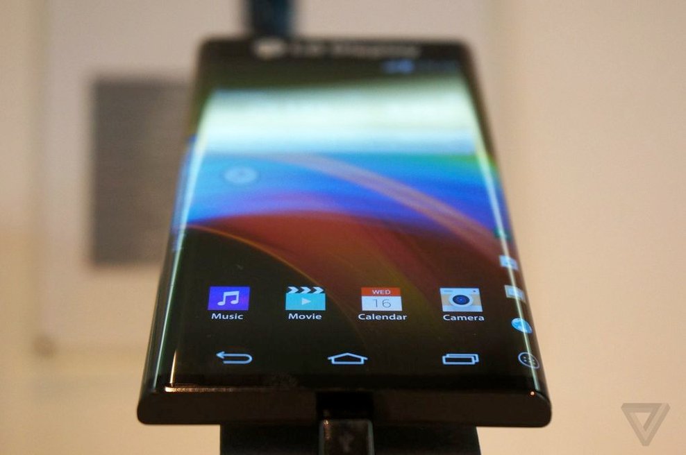 lg-smartphone-active-bending-3
