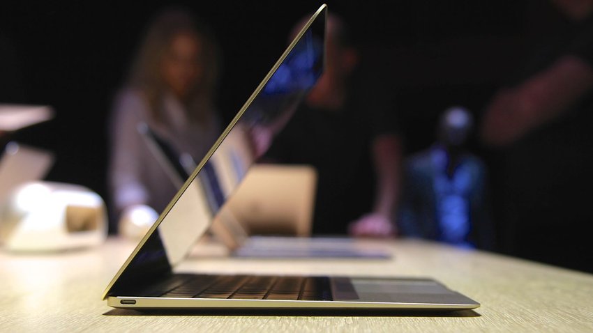 MacBook im Profil