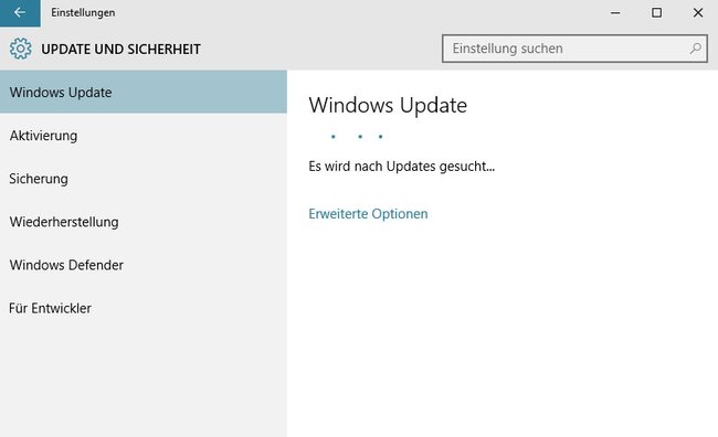 Windows 10 sucht nach Updates für Funktionen und installierte Programme.