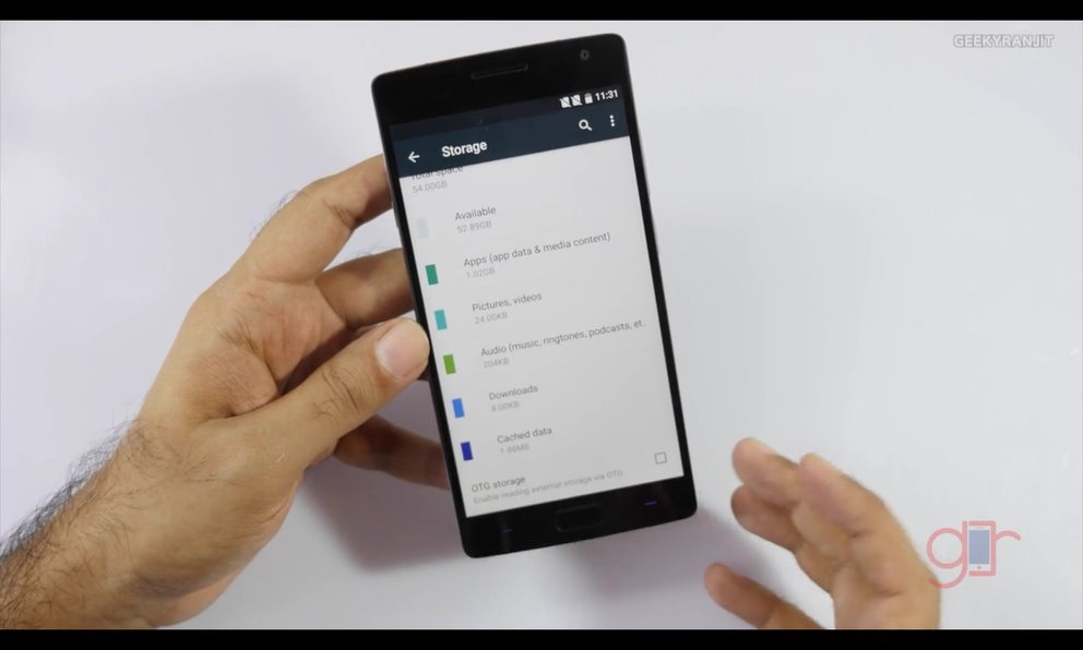 Das OnePlus Two kommt entgegen der Meldung doch mit OTG-Unterstützung. (BQ: Geekyranjit, via reddit)