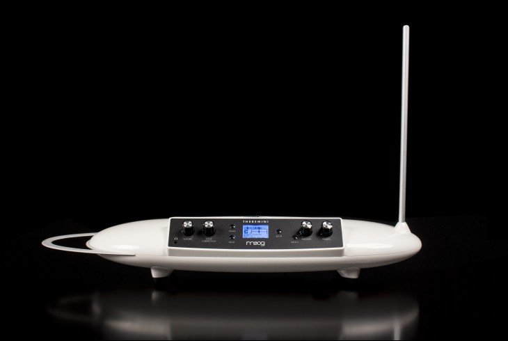 Kleines High-Tech-Instrument: Das Moog Theremini für zuhause verzaubert eure Ohren.