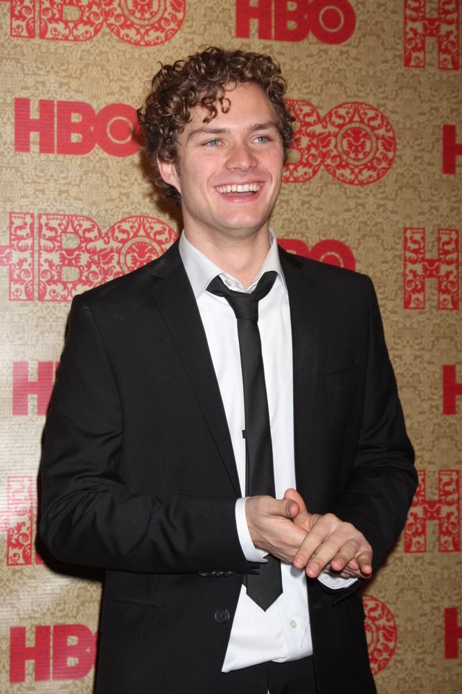 iron-fist-netflix-serie-finn-jones-helga-esteb