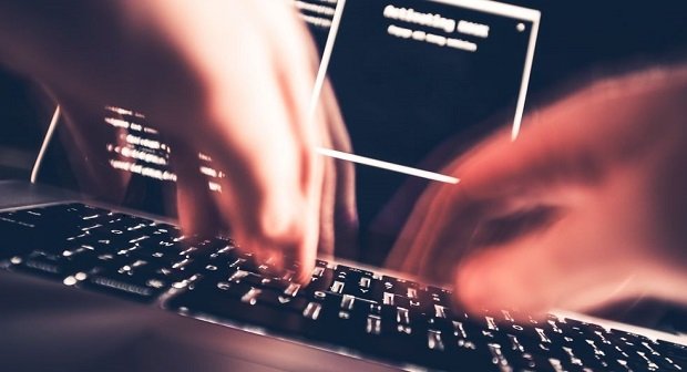 Facebook Hacker Artikelbild