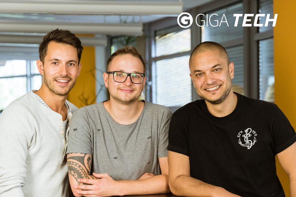 Im Bild zu sehen sind Marco Di Lorenzo, Christof Wallner und Amir Tamannai, die ein Teil der GIGA TECH Redaktion sind.