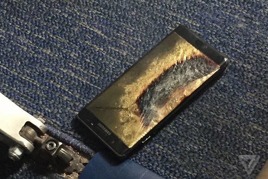 Auch angeblich sichere Austauschmodelle des Galaxy Note 7 haben Nutzerberichten zufolge Feuer gefangen. (Bildquelle: The Verge)