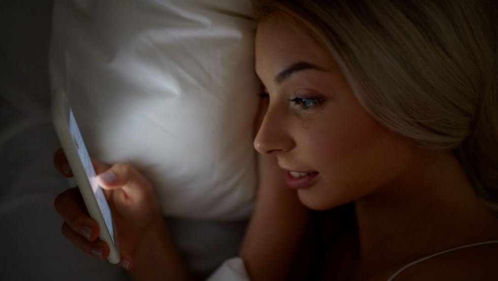 Smartphone Bett Akku