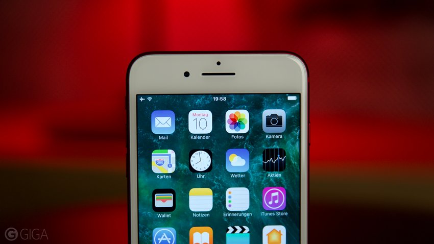 iPhone 7 Plus (PRODUCT) RED
