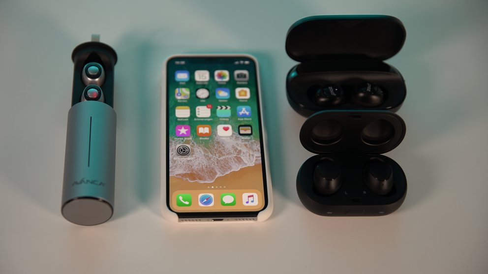 Die Etuis von Avanca (links), Zolo (oben rechts) und Samsung im Vergleich, in der Mitte das iPhone X