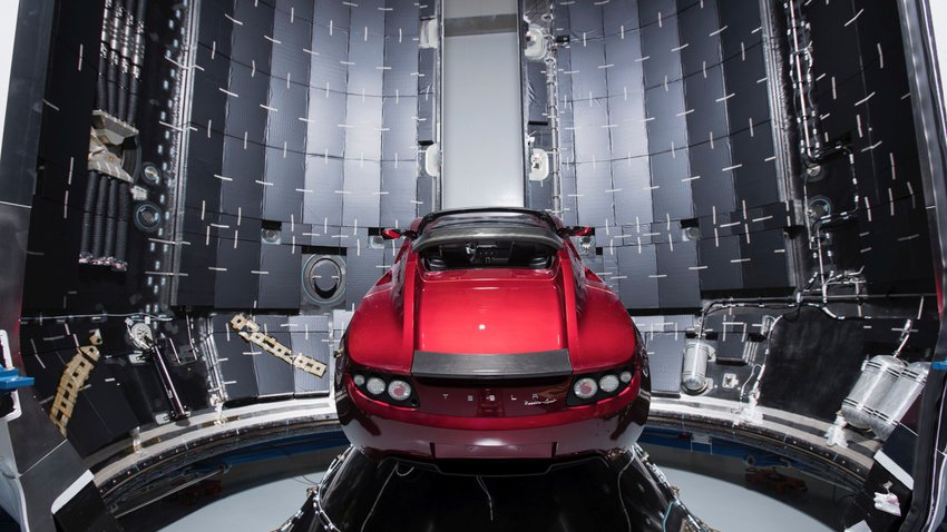 Tesla-Elektroauto-SpaceX-Rakete-ElonMusk