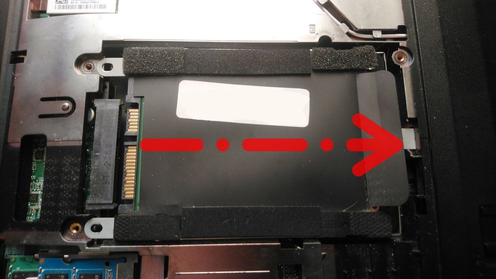 LaptopFestplatte ausbauen Was ihr beim Austausch von HDD und SSD