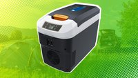 Bis zu -10 Grad unterwegs: Amazon verkauft Gadget fürs Auto, das eure Drinks eiskalt hält