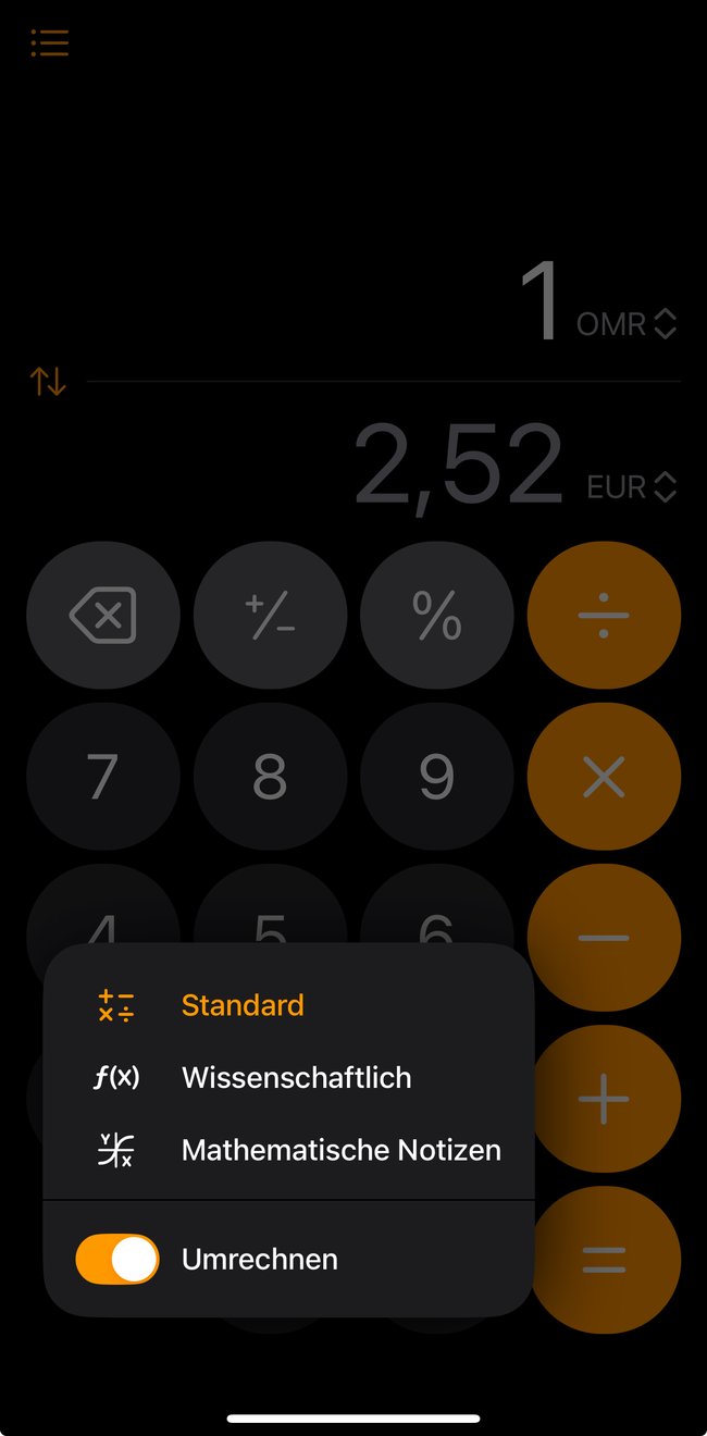 Der Taschenrechner eines iPhones kann Währungen umrechnen.