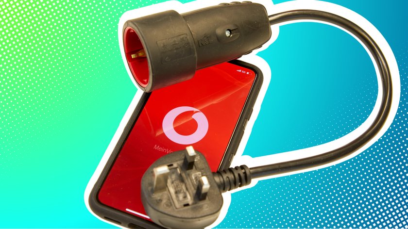 Vodafone-Logo auf Smartphone mit Stecker