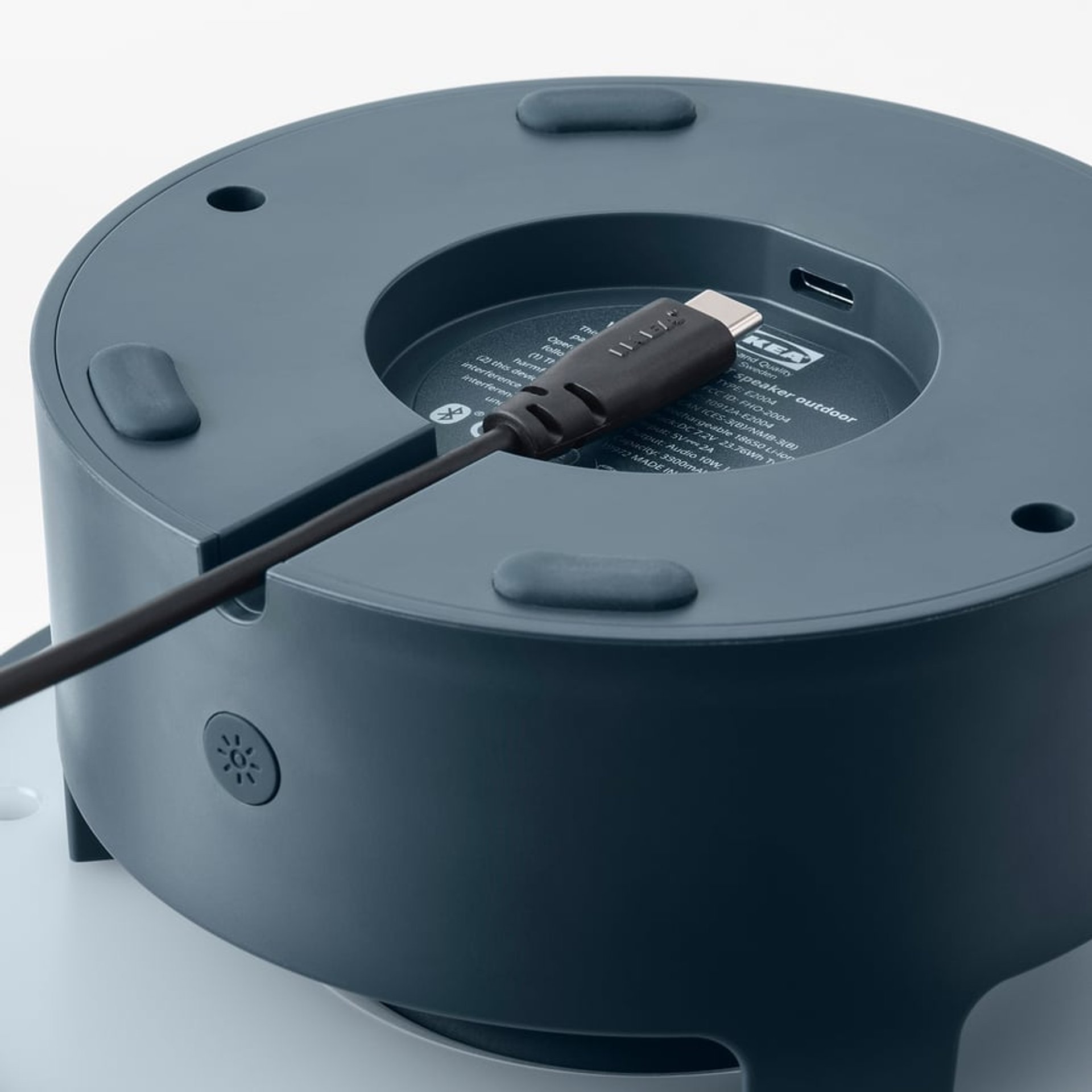 Скрытый порт USB-C для зарядки IKEA VAPPEBY